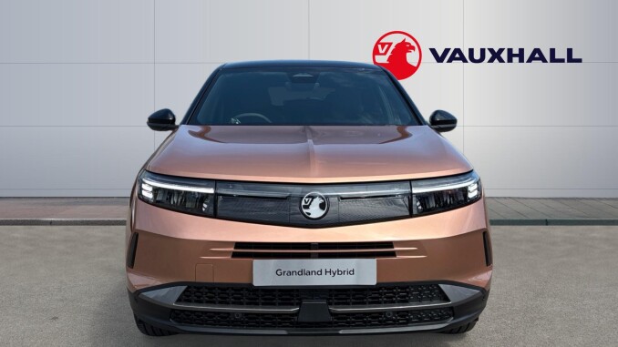 Vauxhall Grandland 1.2 Hybrid 145 Griffin 5dr e-DCT6 Petrol Hatchback - Image 3